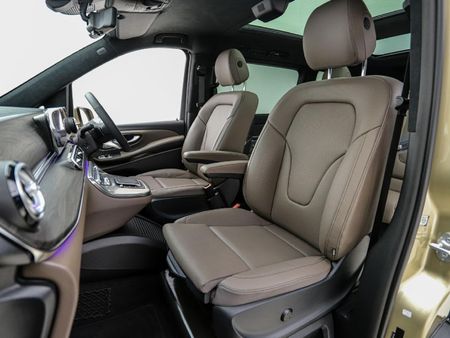 2025-Mercedes-Benz-V-Class-V300d-Exclusive_11