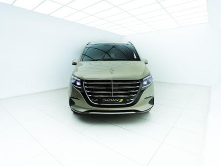 2025-Mercedes-Benz-V-Class-V300d-Exclusive_2