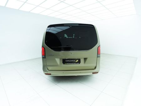 2025-Mercedes-Benz-V-Class-V300d-Exclusive_5