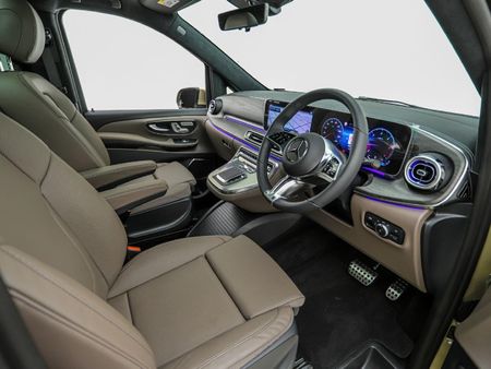 2025-Mercedes-Benz-V-Class-V300d-Exclusive_6