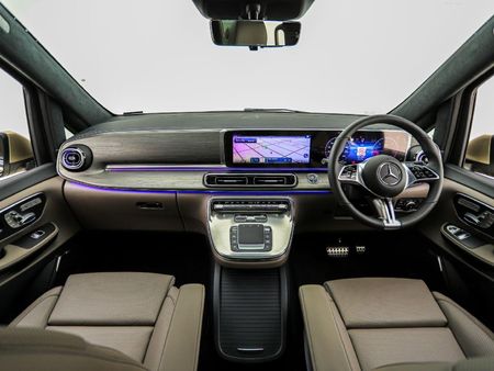 2025-Mercedes-Benz-V-Class-V300d-Exclusive_8