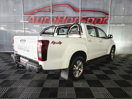 2019-Isuzu-D-Max-300-LX-4x4-Double-Cab_2