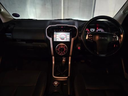 2019-Isuzu-D-Max-300-LX-4x4-Double-Cab_7