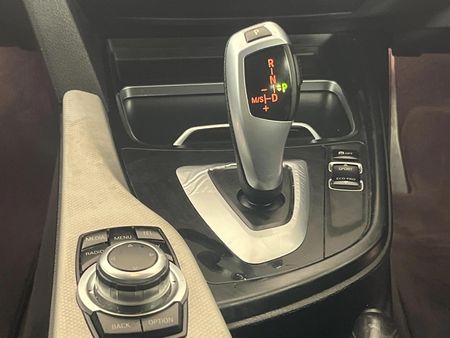 2017-BMW-3-Series-320i-GT-M-Sport-Auto_10