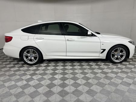 2017-BMW-3-Series-320i-GT-M-Sport-Auto_17
