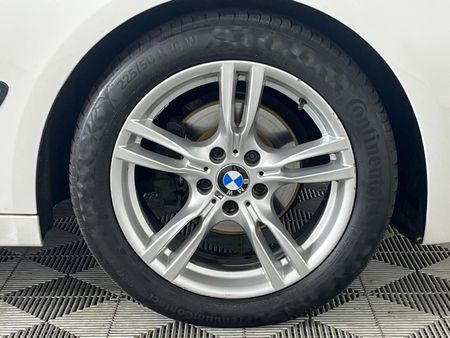 2017-BMW-3-Series-320i-GT-M-Sport-Auto_5