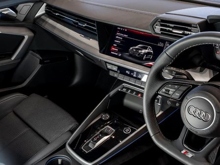 2025-Audi-A3-Sportback-Black-Edition-35-TFSI_9