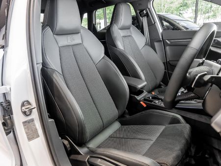 2025-Audi-A3-Sportback-Black-Edition-35-TFSI_12