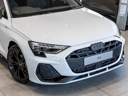2025-Audi-A3-Sportback-Black-Edition-35-TFSI_3