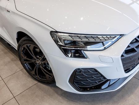 2025-Audi-A3-Sportback-Black-Edition-35-TFSI_5