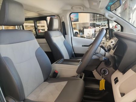 2023-Toyota-Quantum-28-GL-11-seat_13
