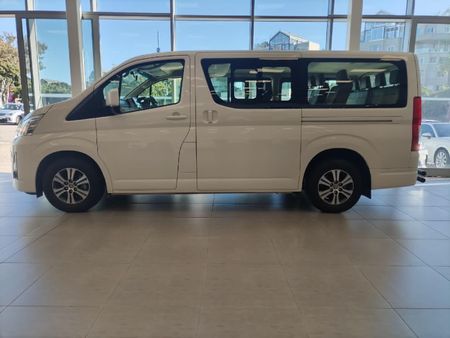 2023-Toyota-Quantum-28-GL-11-seat_19