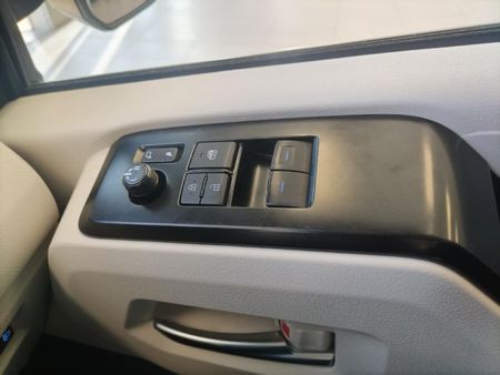 2023-Toyota-Quantum-28-GL-11-seat_21