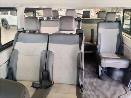 2023-Toyota-Quantum-28-GL-11-seat_22