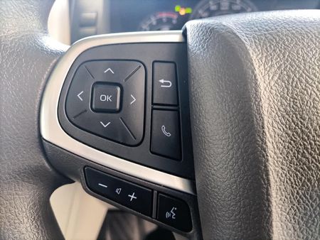 2023-Toyota-Quantum-28-GL-11-seat_7