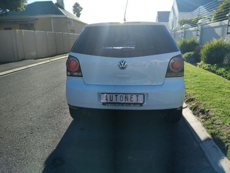2017-Volkswagen-Polo-Vivo-GP-14-Xpress-5-dr_2
