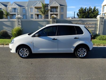 2017-Volkswagen-Polo-Vivo-GP-14-Xpress-5-dr_3