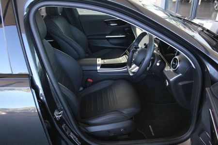 2025-Mercedes-Benz-C-Class-C-200-Auto_9