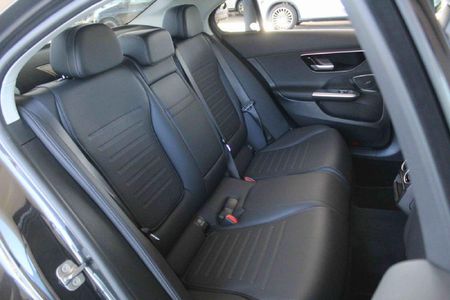 2025-Mercedes-Benz-C-Class-C-200-Auto_19