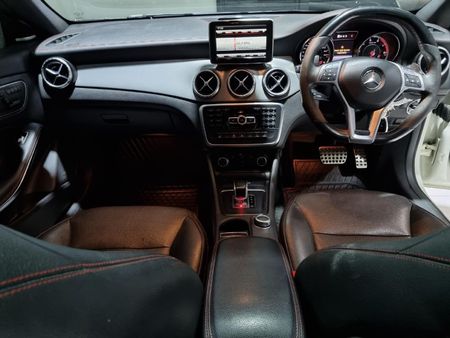 2014-Mercedes-AMG-CLA-45-AMG_6