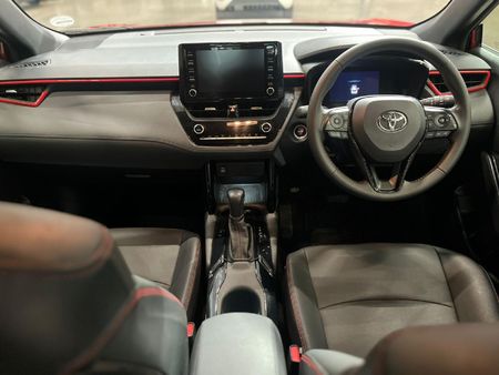 2022-Toyota-Corolla-Cross-18-GR-S_9
