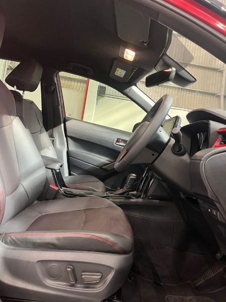 2022-Toyota-Corolla-Cross-18-GR-S_11