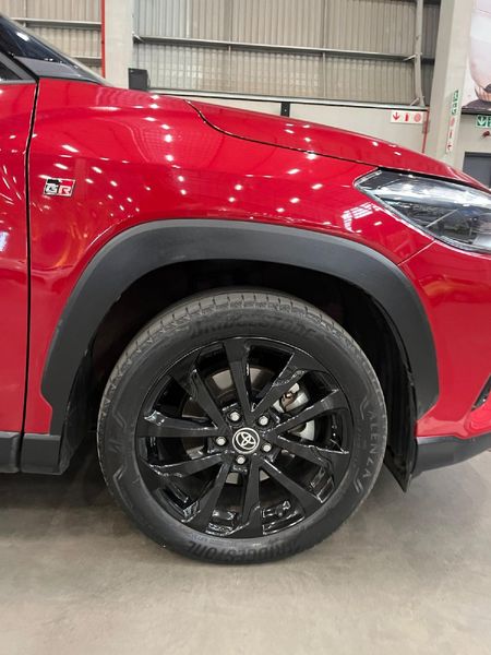 2022-Toyota-Corolla-Cross-18-GR-S_8
