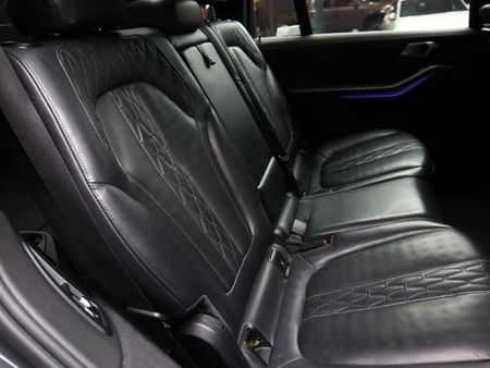 2022-BMW-X7-xDrive30d-M-Sport_11