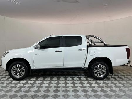 2020-Isuzu-D-Max-300-LX-Double-Cab_16