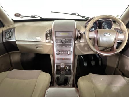 2014-Mahindra-XUV-500-22D-mHawk-7-seat-W4_1