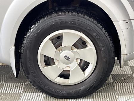 2014-Mahindra-XUV-500-22D-mHawk-7-seat-W4_4