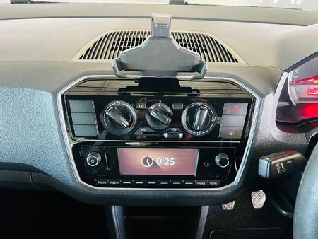 2019-Volkswagen-Up-Move-Up-10-5-dr_10