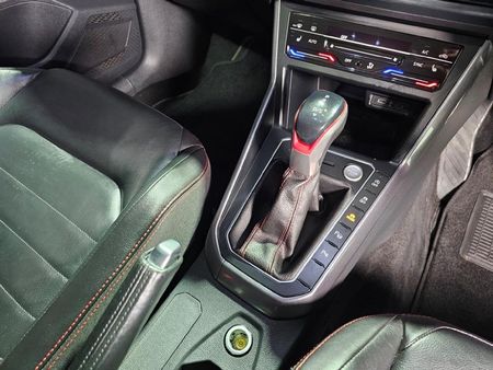 2023-Volkswagen-Polo-20-GTI-Auto-147kW_12
