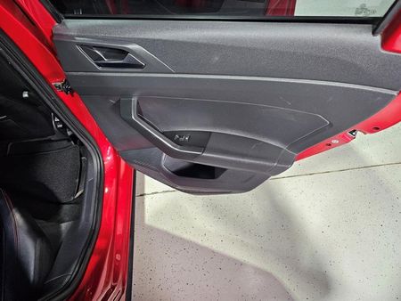 2023-Volkswagen-Polo-20-GTI-Auto-147kW_18