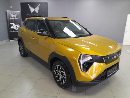 2026-Mahindra-XUV-3XO-12T-AX5_14