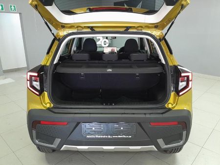 2026-Mahindra-XUV-3XO-12T-AX5_4