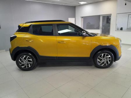 2026-Mahindra-XUV-3XO-12T-AX5_5