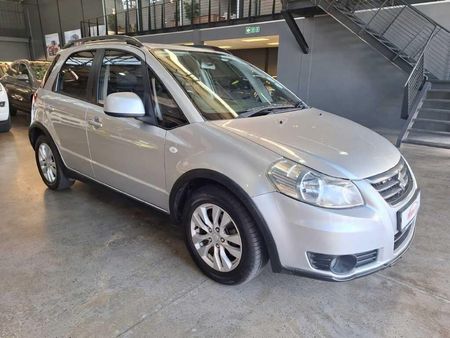 2014-Suzuki-SX4-20-AWD_2