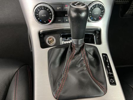 2015-Mercedes-Benz-SLK-250-Auto_8