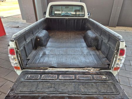 2011-Ford-Ranger-25-TD-Hi-Trail-XL-Single-Cab_4