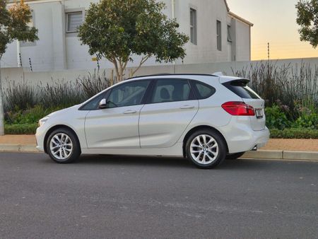 2015-BMW-2-Series-218i-Active-Tourer-Auto_13