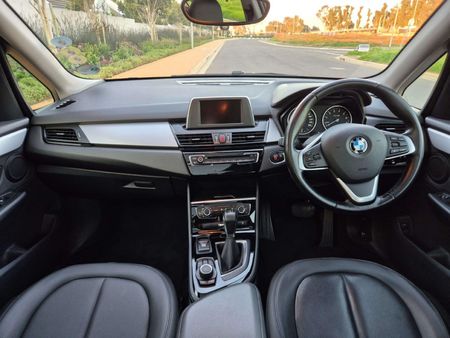 2015-BMW-2-Series-218i-Active-Tourer-Auto_25