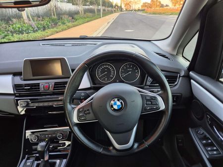 2015-BMW-2-Series-218i-Active-Tourer-Auto_26