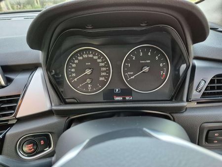 2015-BMW-2-Series-218i-Active-Tourer-Auto_27