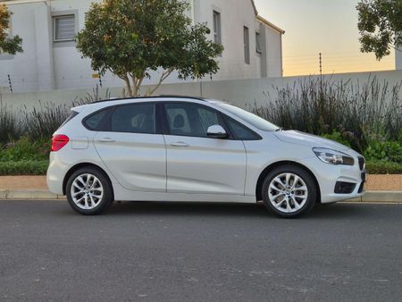 2015-BMW-2-Series-218i-Active-Tourer-Auto_3