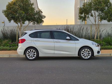 2015-BMW-2-Series-218i-Active-Tourer-Auto_4