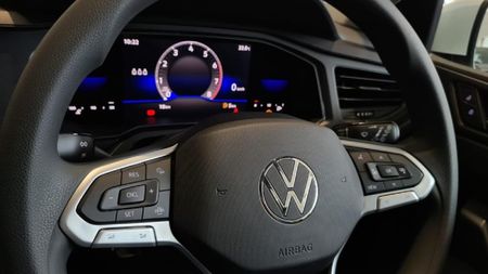 2026-Volkswagen-Polo-10-TSI_12