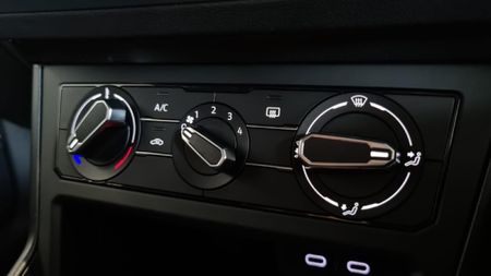 2026-Volkswagen-Polo-10-TSI_19