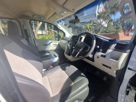 2020-Toyota-Quantum-28-GL-11-seat_11