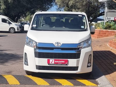 2020-Toyota-Quantum-28-GL-11-seat_2